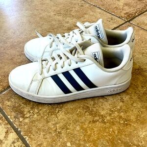 Men’s Adidas casual shoes